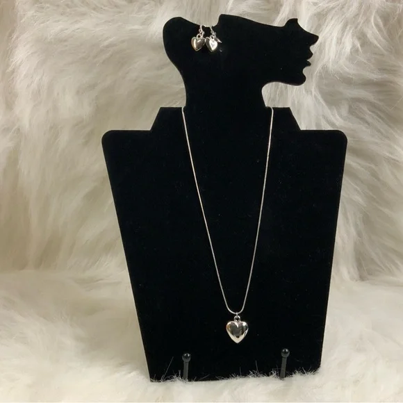 Silver Heart Necklace Set (NWOT) - Picture 1 of 2